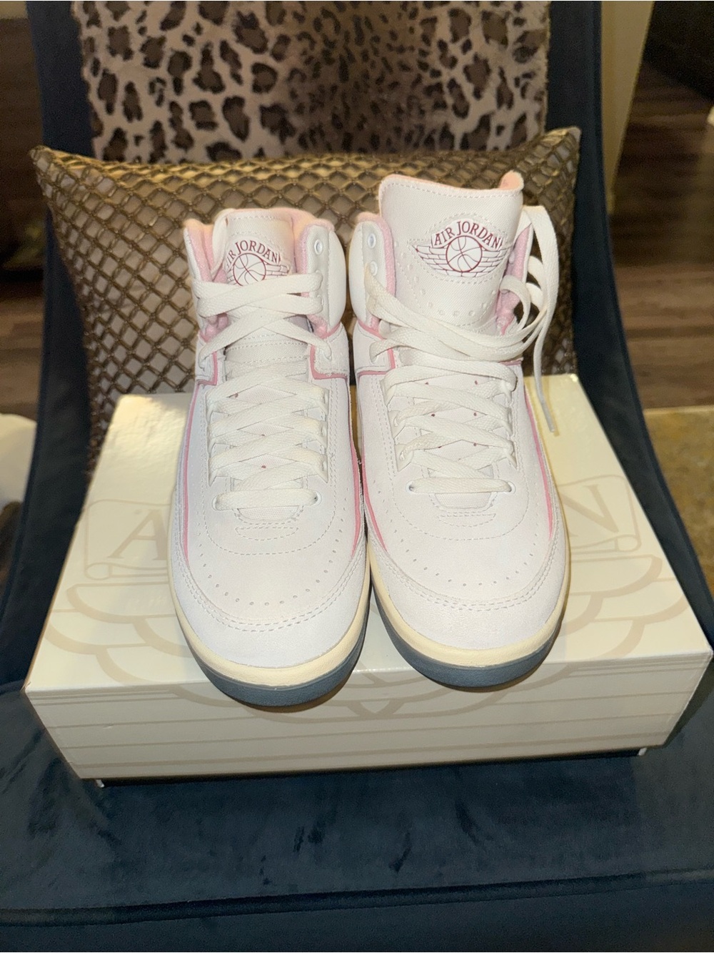 Air Jordan 2 Retro “Summit White / Gym Red” – Women’s Size 7.5 (BNIB)